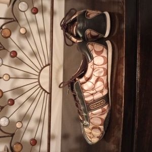 UNBELIEVABLE PRICE!Original Coach genuine logo sneakers LIKE NEW collectable.